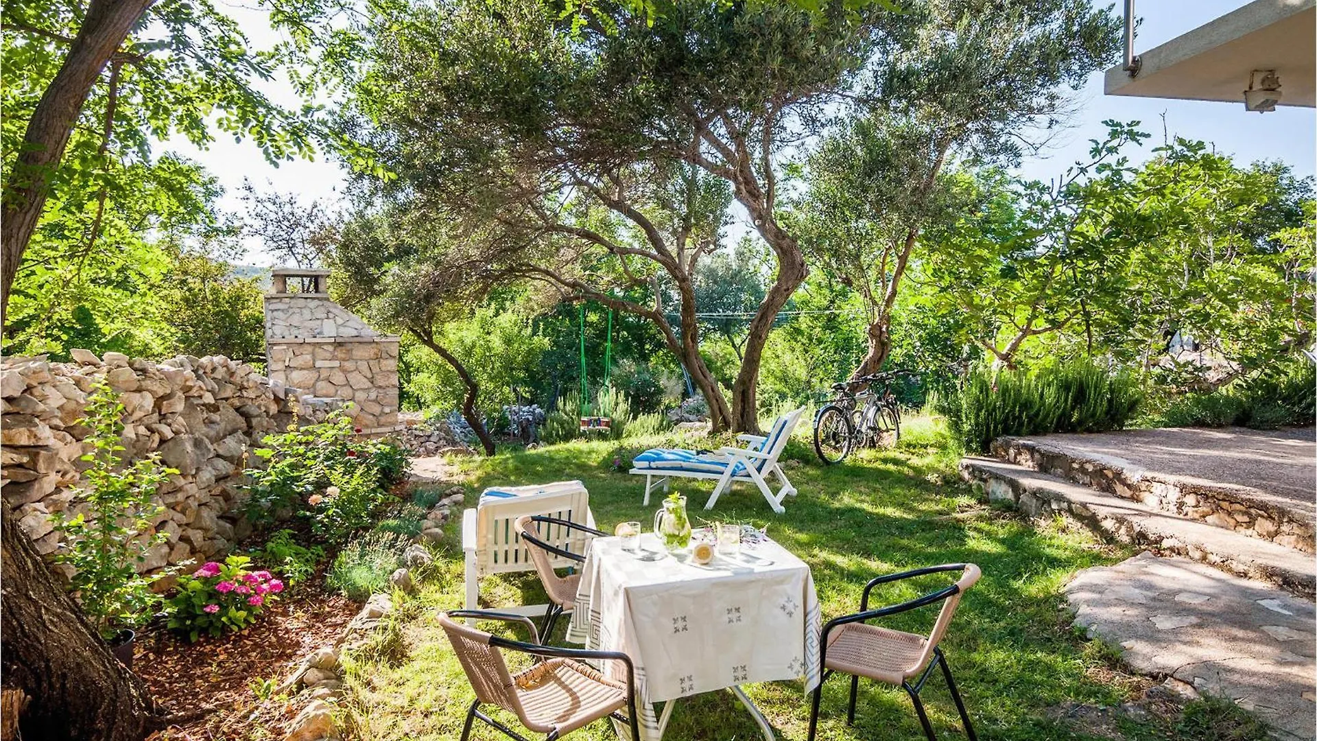 Nice Apartment In Vinjerac With Kitchen